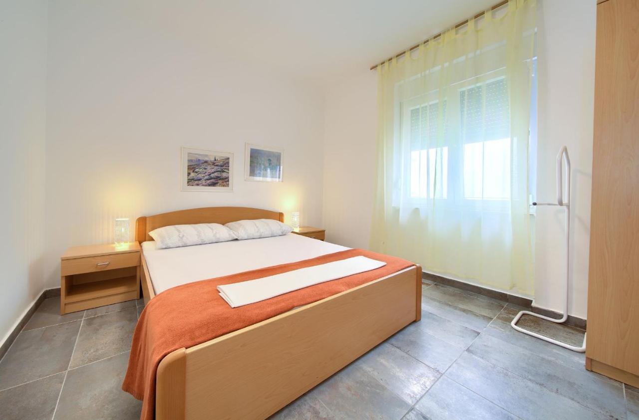 Apartments Dubravka Krk Town Exterior photo